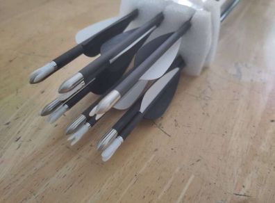 6 barely used Skylon Radius arrows | 1300 spine | 25" AMO length
