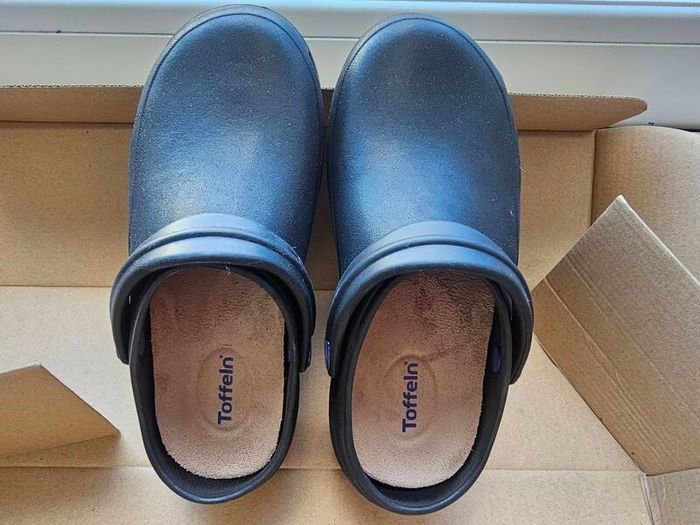 Brand New Size 3 Black Toffeln ActivKlog Clog