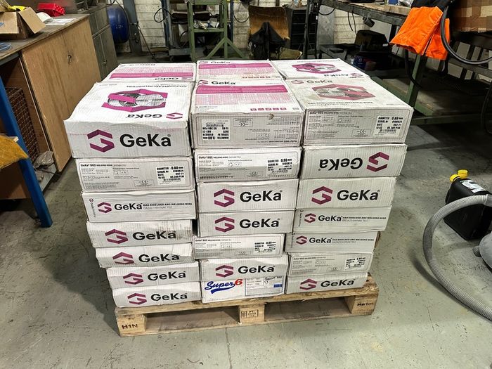 GeKa 0.8mm G3Si1 / SG2 15KG Mig Welding Wire  High quality mild steel MIG welding wire from GeKa. 0.8mm GMAW - SG2