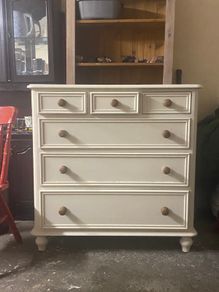 Solid wood chest of drawers