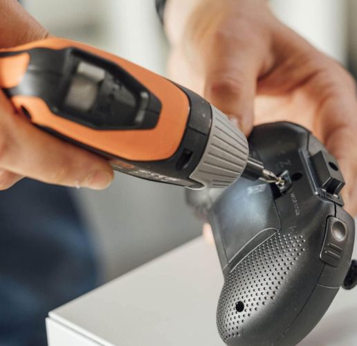 Black and Decker 3.6v Cordless Screwdriver + Bits + Case