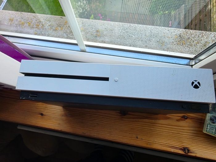 Xbox One S