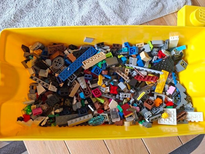 Lego Mixed Box - storage box included