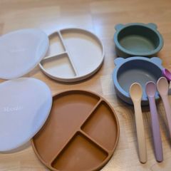 Moonkie and Silicone Weaning Bundle: Suction Plates with Lids, Bear Bowls and Spoons