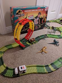 Jurassic Park Dinosaur Super Loop Race Track Set