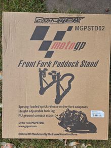 Front paddock stand