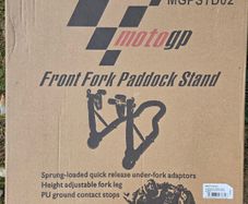 Front paddock stand