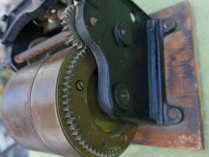 Antique Phonograph Motor - seems to work well