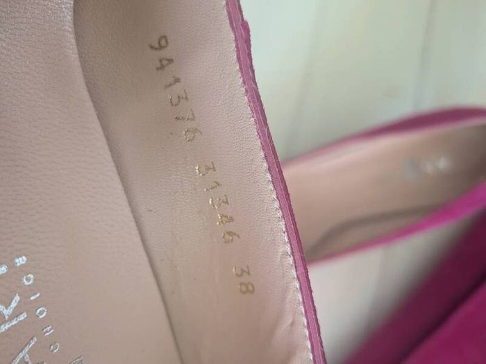 Ladies shoes,size 5