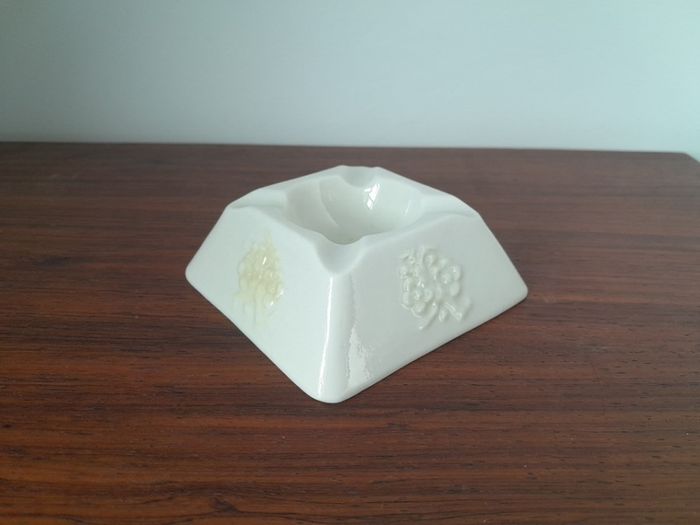 Belleek Ashtray Green Mark