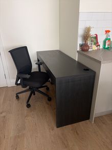 ikea desk and swivel chair in perfect condition
