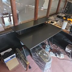 Tiered studio desk
