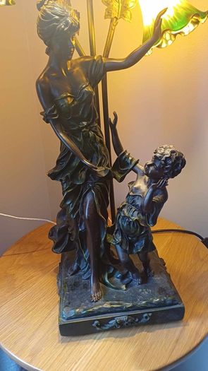 Lady & Children Dancing 3 Shades lamp