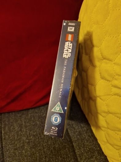 LEGO Star Wars The Padawan Menace Bluray with minifig