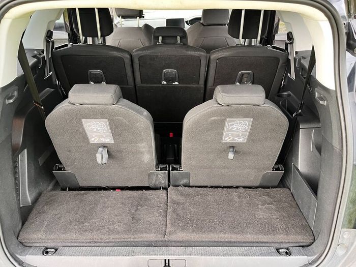 201 Peugeot 5008 1.5 Blue HDi - 7 Seater