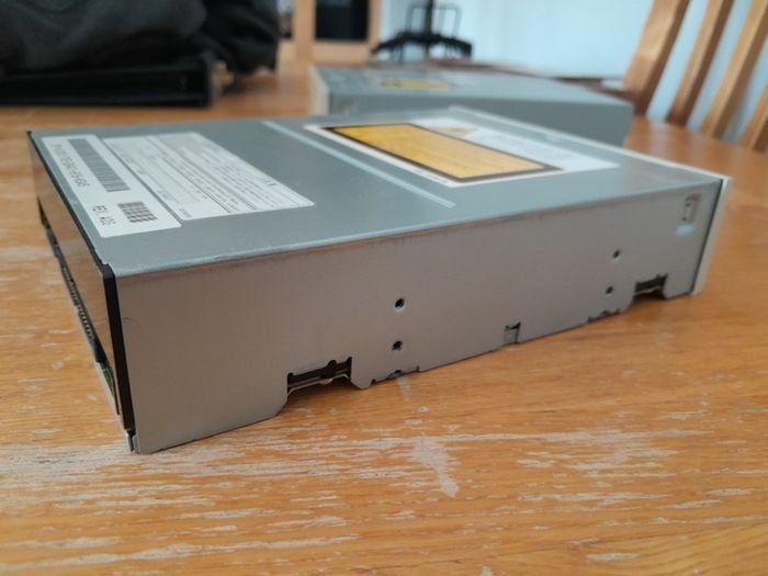Toshiba SD-M1202 DVD-ROM Drive. CD Computer