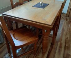 Table and 6 x chairs