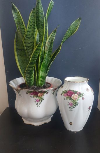 Two Royal Albert "Old Country Roses" Items with Some Damage - A Planter and a "Chelsea" Vase, See Condition Report. Price for Both