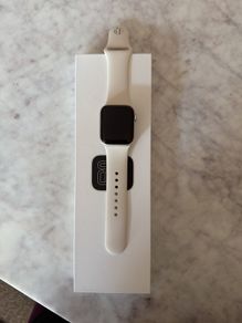 apple  watch SE 3