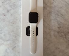 apple  watch SE 3