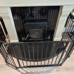 Adjustable Fireplace Safety Gate / Hearth Guard , Black Metal, Wall-Mountable