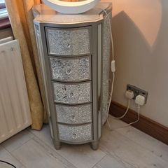 Chest of drawers (5 Drawer crushed diamond mirrored)