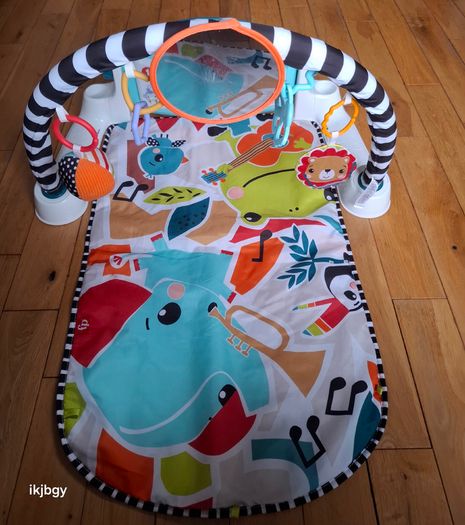 Bouncer/rocker, activity mat and toys