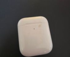 Apple Airpods A1938 2nd Gen Wireless Case