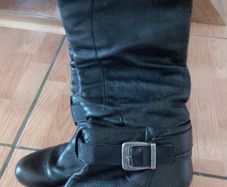 Schuh Black Leather Boots