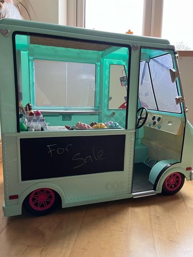 our generation ice cream truck / dolls / dog and accessories