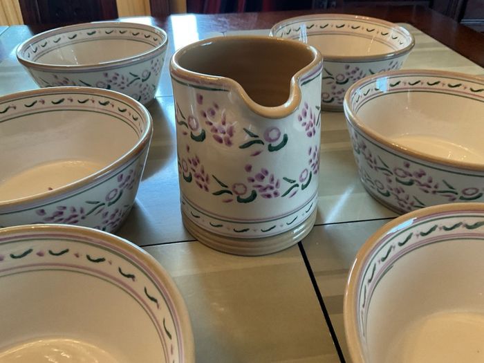 Nicholas Mosse new lavender 7 piece set , 6 bowls and a cylinder jug . Bowls are 6 inches in diameter and jug is 4 and a half inches in height