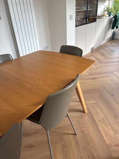 Oak Dining Table & 6 Chairs