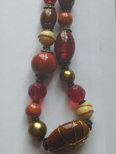 Vintage bright necklace.