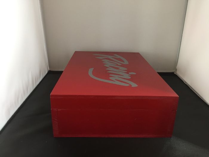 Formula 1 Racing Valet Box