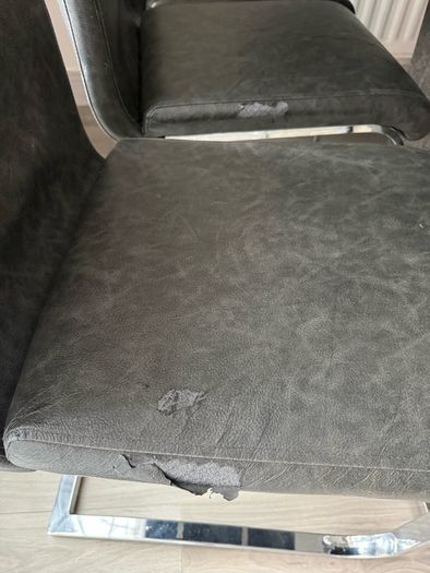 Table and chairs for sale