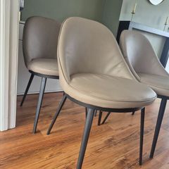 4 Kitchen Chairs