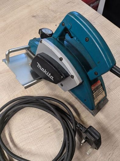 Makita 220v planer