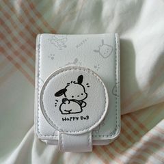 Small pouch with mirror