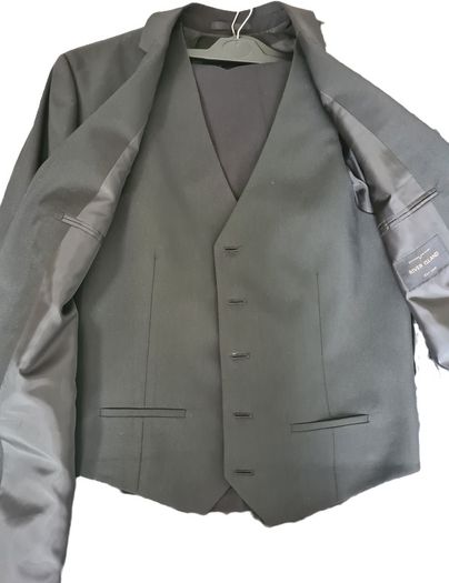 Mens suit. River Island.