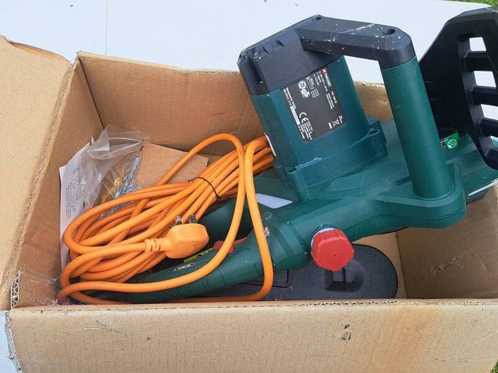 Brand New Electric Chainsaw