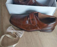 Size 37 as new 4.5 and bow tie