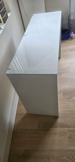 White dressing table