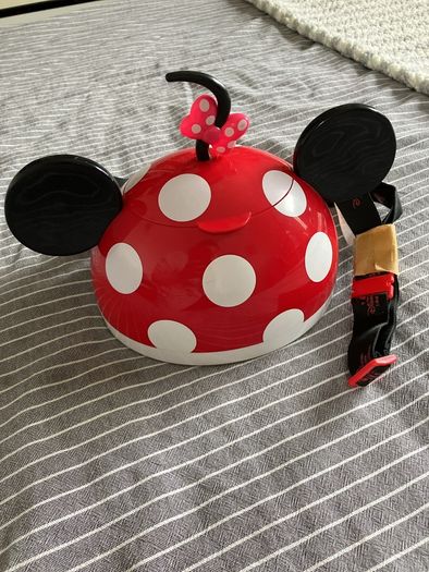 Minnie Mouse popcorn bucket