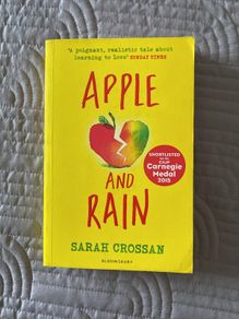Book: Sarah Crossan: Apple and Rain