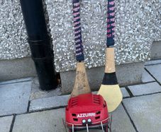 Azzurri Kids Helmet plus 2 Hurls