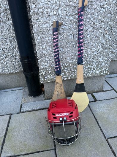 Azzurri Kids Helmet plus 2 Hurls