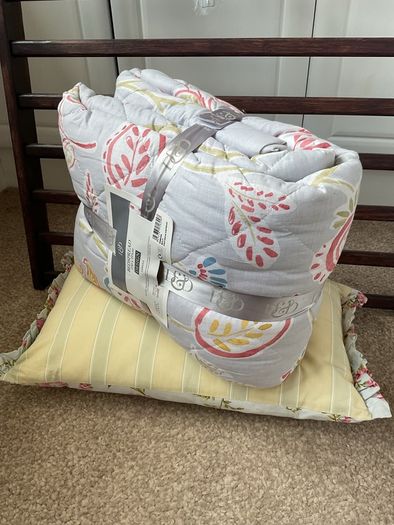 Bnwt grey bedspread double size