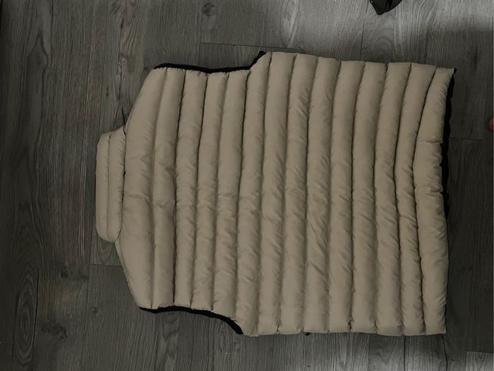 Cream Nike Puffer Vest Gillet - Size M