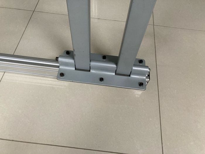 Large monitor / TV stand, adjustable