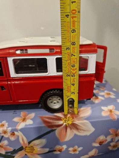 Bburago Landrover series II lwb model